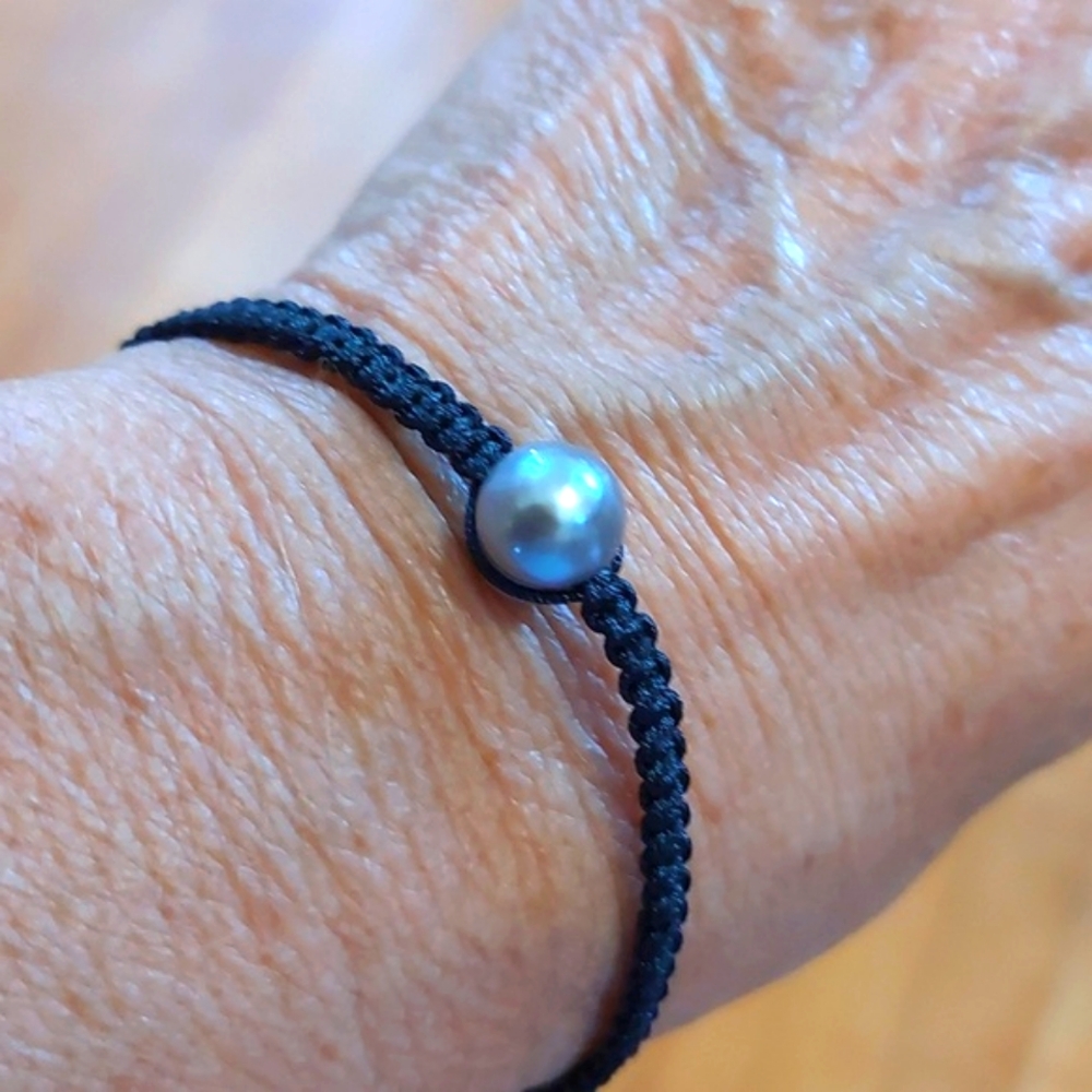 Elegant Freshwater Pearl Macramé Bracelet